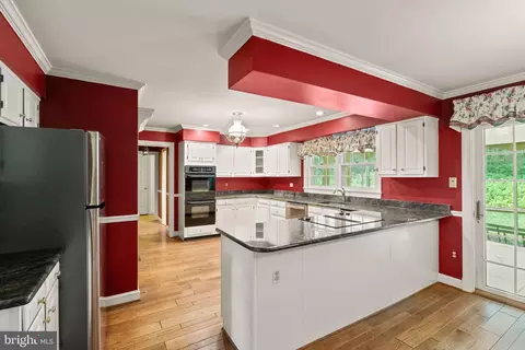 Kitchen - 4560 Lynn Forest Dr, Gainesville, VA 20155 photo 1 of 5