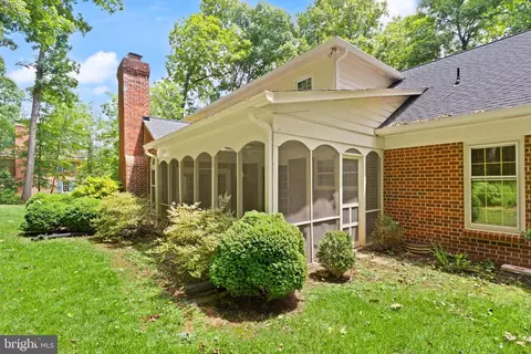 Exterior - 4560 Lynn Forest Dr, Gainesville, VA 20155 photo 13 of 22