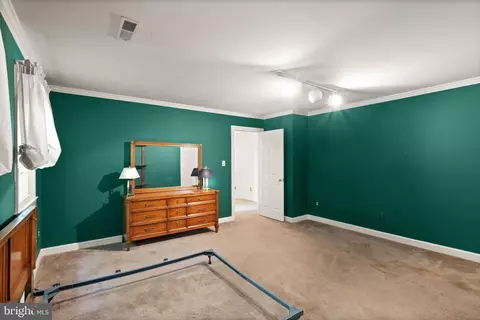 Bedroom - 4560 Lynn Forest Dr, Gainesville, VA 20155 photo 6 of 10