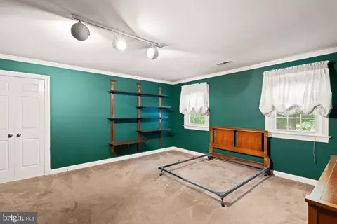 Bedroom - 4560 Lynn Forest Dr, Gainesville, VA 20155 photo 10 of 10