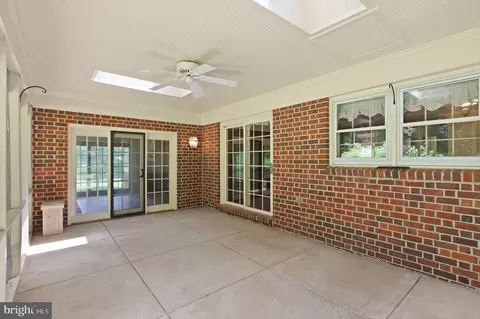 Exterior - 4560 Lynn Forest Dr, Gainesville, VA 20155 photo 15 of 22