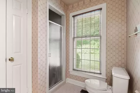 Bath - 4560 Lynn Forest Dr, Gainesville, VA 20155 photo 1 of 7