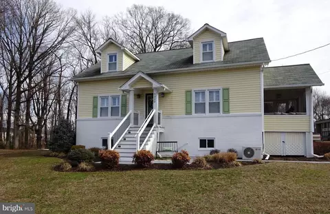 4324 Inn St, Triangle, VA 22172