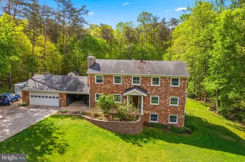 9045 Forestview Dr, Manassas, VA 20112