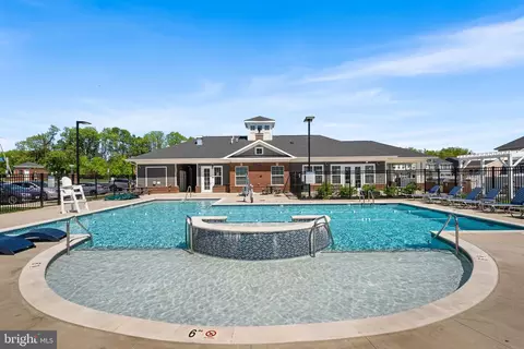 13950 Englefield Dr #202, Woodbridge, VA 22193