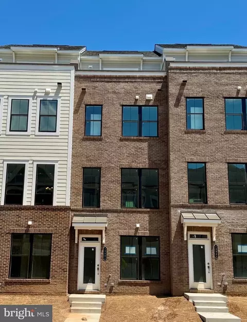 13801 Chrisswind Ave, Woodbridge, VA 22191