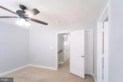 Entry Way - 4713 Potomac Highlands Cir, Triangle, VA 22172 photo 7 of 11