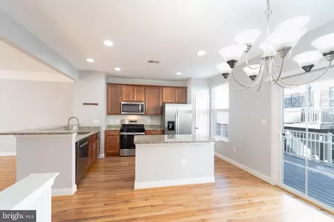Kitchen - 4713 Potomac Highlands Cir, Triangle, VA 22172 photo 6 of 6