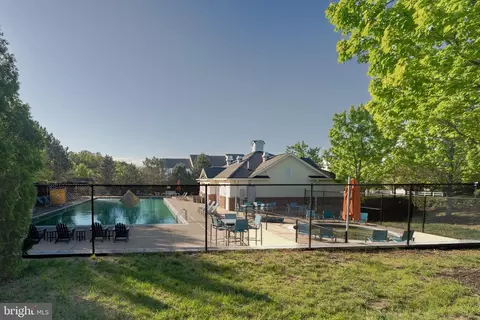 Exterior - 4713 Potomac Highlands Cir, Triangle, VA 22172 photo 7 of 7