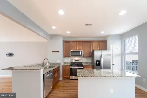 Kitchen - 4713 Potomac Highlands Cir, Triangle, VA 22172 photo 1 of 6