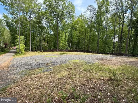 11837 Lester Rd, Manassas, VA 20112