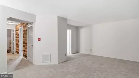 Living - 4238 Ashmere Cir, Dumfries, VA 22025 photo 5 of 6