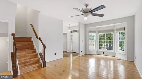 Living - 4238 Ashmere Cir, Dumfries, VA 22025 photo 2 of 6