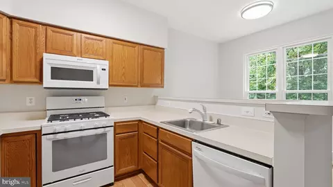 Kitchen - 4238 Ashmere Cir, Dumfries, VA 22025 photo 2 of 2