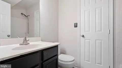 Bath - 4238 Ashmere Cir, Dumfries, VA 22025 photo 3 of 3