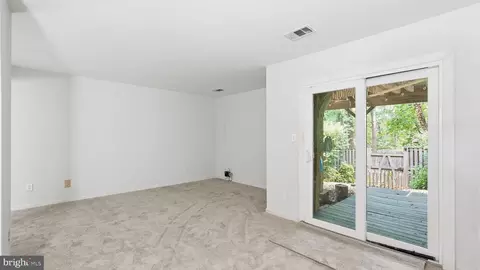 Living - 4238 Ashmere Cir, Dumfries, VA 22025 photo 6 of 6