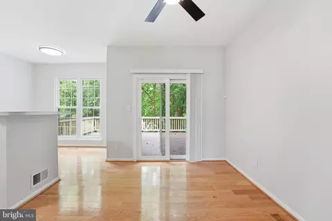 Living - 4238 Ashmere Cir, Dumfries, VA 22025 photo 4 of 6