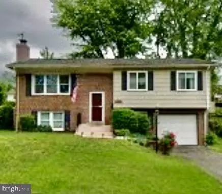 13626 Greenwood Dr, Woodbridge, VA 22193