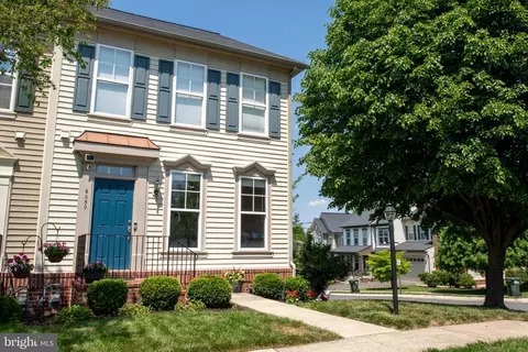 9050 Marble Falls Ct, Bristow, VA 20136