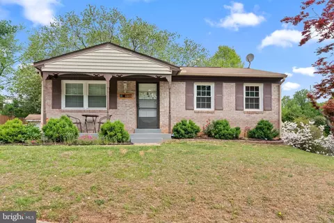 4962 Linsey Ct, Woodbridge, VA 22193