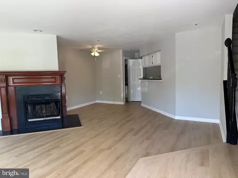 Living - 7859 Apache Ridge Ct, Manassas, VA 20109 photo 1 of 4