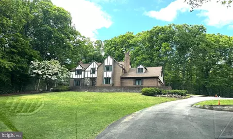 4896 Occoquan Club Dr, Woodbridge, VA 22192