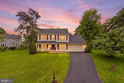 8065 Crimson Leaf Ct, Gainesville, VA 20155