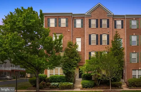 2111 Abbottsbury Way, Woodbridge, VA 22191