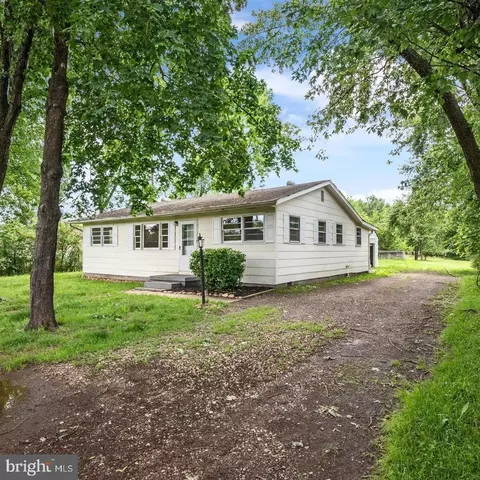 8606 Linton Hall Rd, Bristow, VA 20136