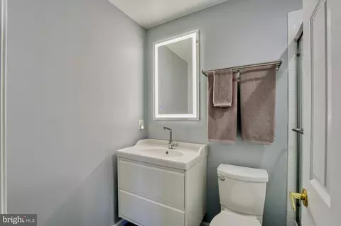 Bath - 13520 Norwick Pl, Gainesville, VA 20155 photo 4 of 5