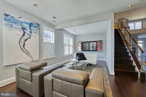 Living - 13520 Norwick Pl, Gainesville, VA 20155 photo 1 of 3