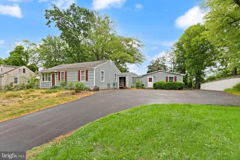 17423 Wilson St, Dumfries, VA 22026