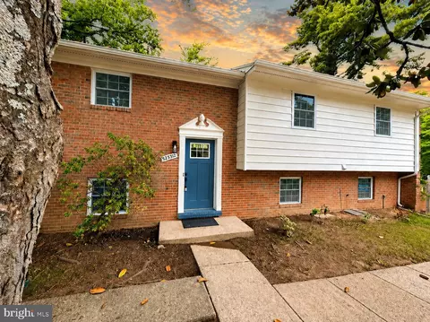 12530 Oakwood Dr, Woodbridge, VA 22192
