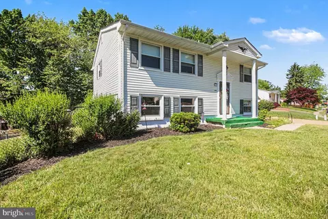 4401 Kentmore Dr, Woodbridge, VA 22193