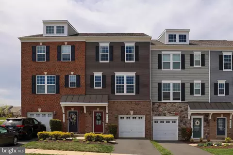 6212 Quinns Creek Dr, Haymarket, VA 20169