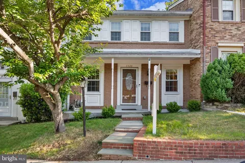 1430 Deerfield Ln, Woodbridge, VA 22191