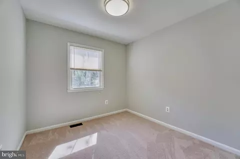 Bedroom - 12488 Skipper Cir, Woodbridge, VA 22192 photo 5 of 6