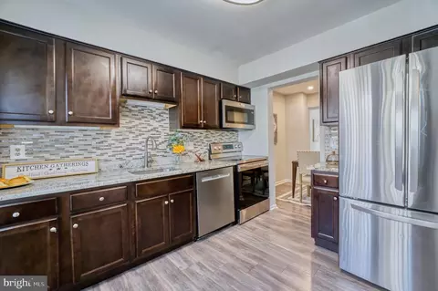 Kitchen - 12488 Skipper Cir, Woodbridge, VA 22192 photo 3 of 3