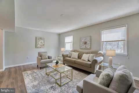 Living - 12488 Skipper Cir, Woodbridge, VA 22192 photo 1 of 5
