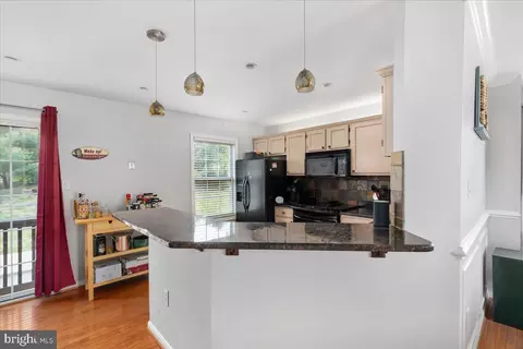 Kitchen - 8448 Tackhouse Loop, Gainesville, VA 20155 photo 2 of 3