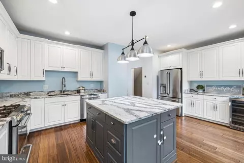 Kitchen - 12302 Darton Woods Loop, Bristow, VA 20136 photo 2 of 6