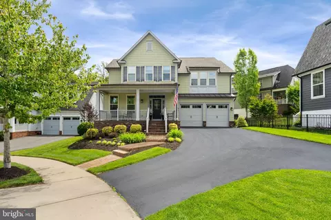 17109 Gullwing Dr, Dumfries, VA 22026