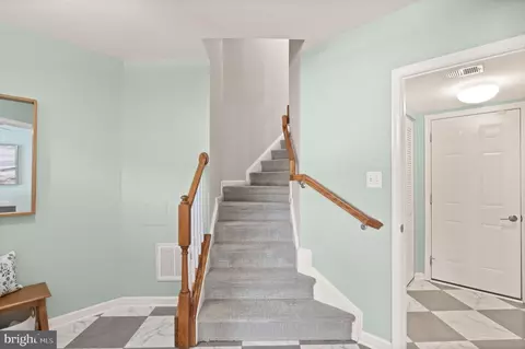 Entry Way - 7015 Trek Way, Gainesville, VA 20155 photo 4 of 9