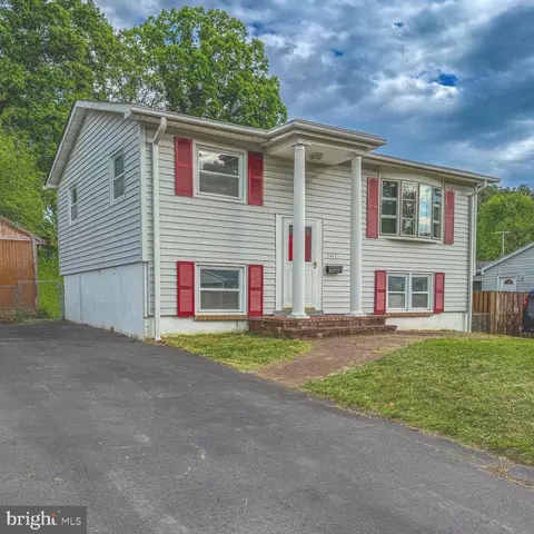 4413 Kenwood Dr, Woodbridge, VA 22193