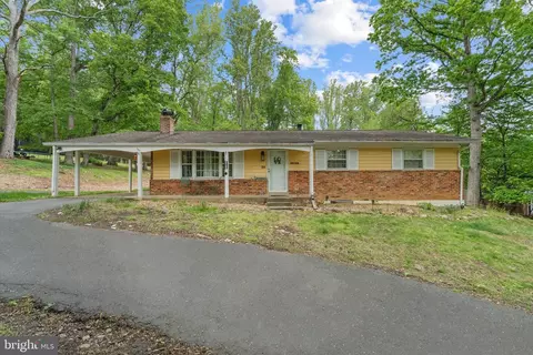 15760 Oak Ln, Haymarket, VA 20169