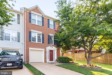 7242 Traphill Way, Gainesville, VA 20155