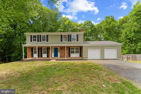2250 Scotch Ct, Woodbridge, VA 22191