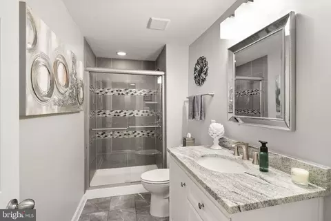 Bath - 5634 Lick River Ln, Gainesville, VA 20155 photo 7 of 7