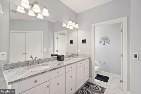 Bath - 5634 Lick River Ln, Gainesville, VA 20155 photo 3 of 7