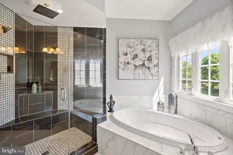 Bath - 5634 Lick River Ln, Gainesville, VA 20155 photo 4 of 7